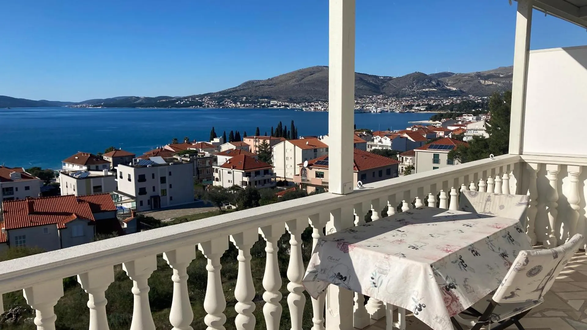 Apartmani Istuk Trogir 0*,  Croatia